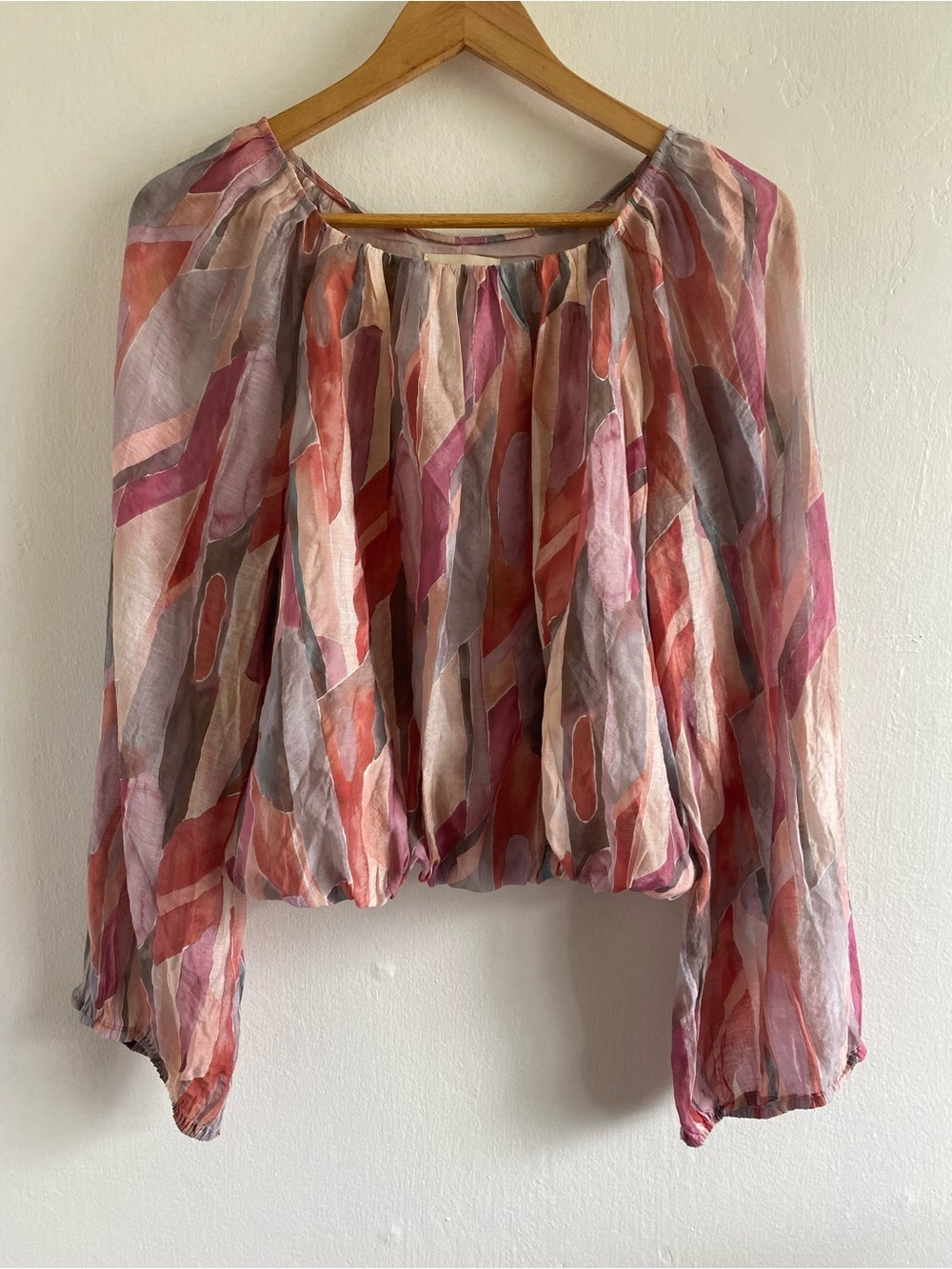 Mellow day Multi print balloon long sleeve top Size S Feminine light weight